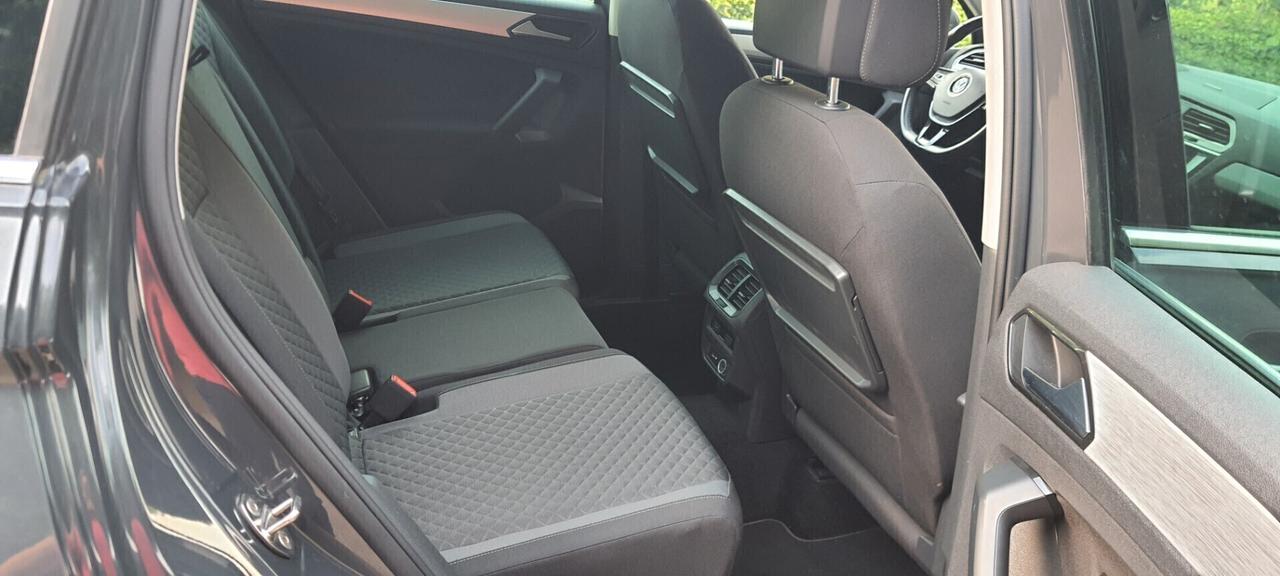 Volkswagen Tiguan 2.0 TDI SCR DSG Business BlueMotion Technology