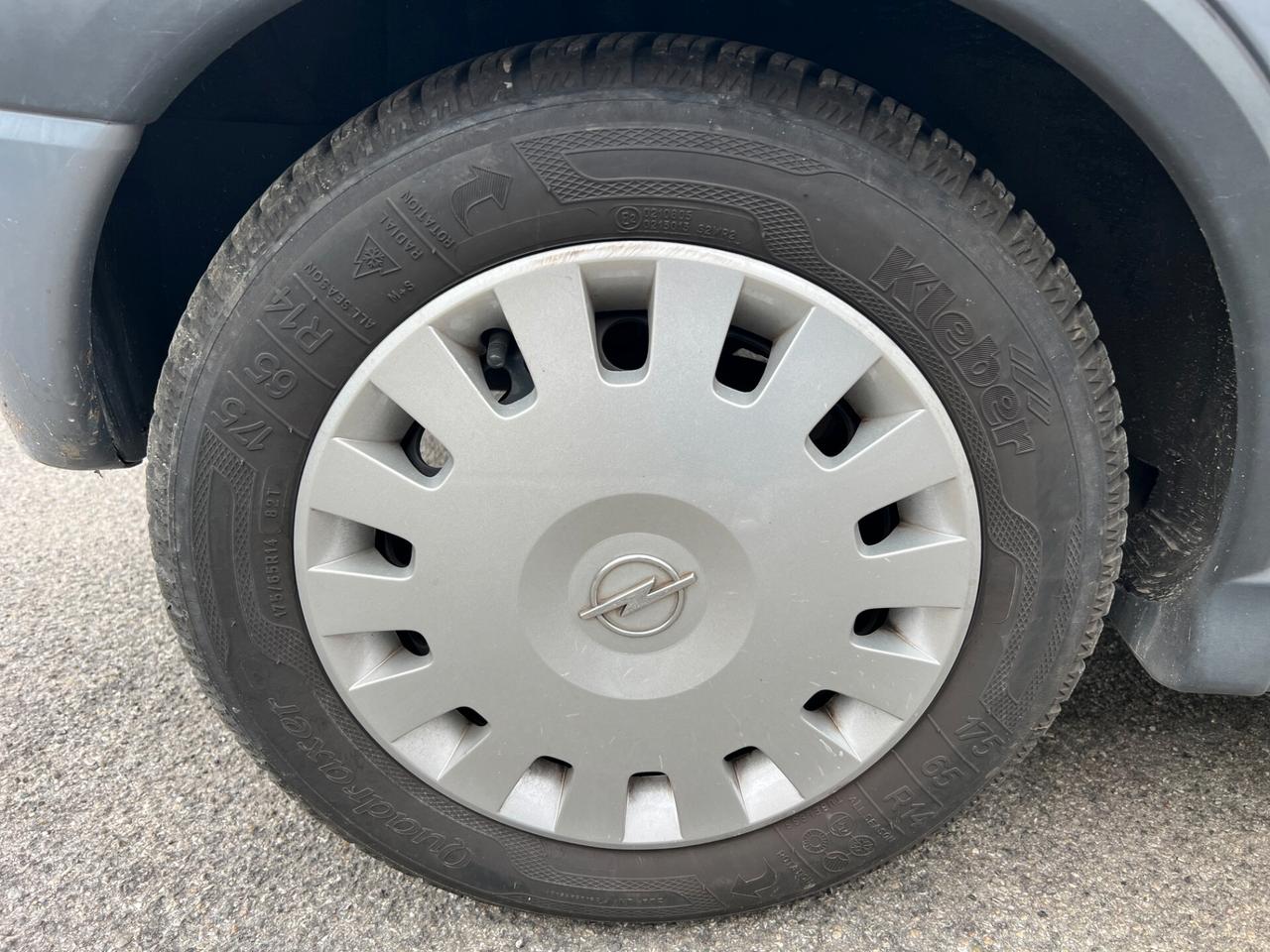 Opel Corsa 1.2i 16V cat 3 porte Comfort Euro 4 adatta a neopatentati