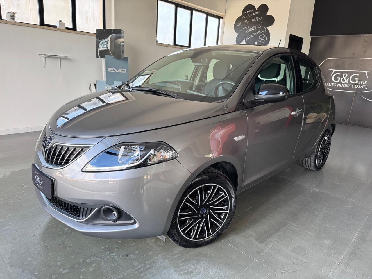 Lancia Ypsilon 1.0 FireFly Hybrid Gold - 2023