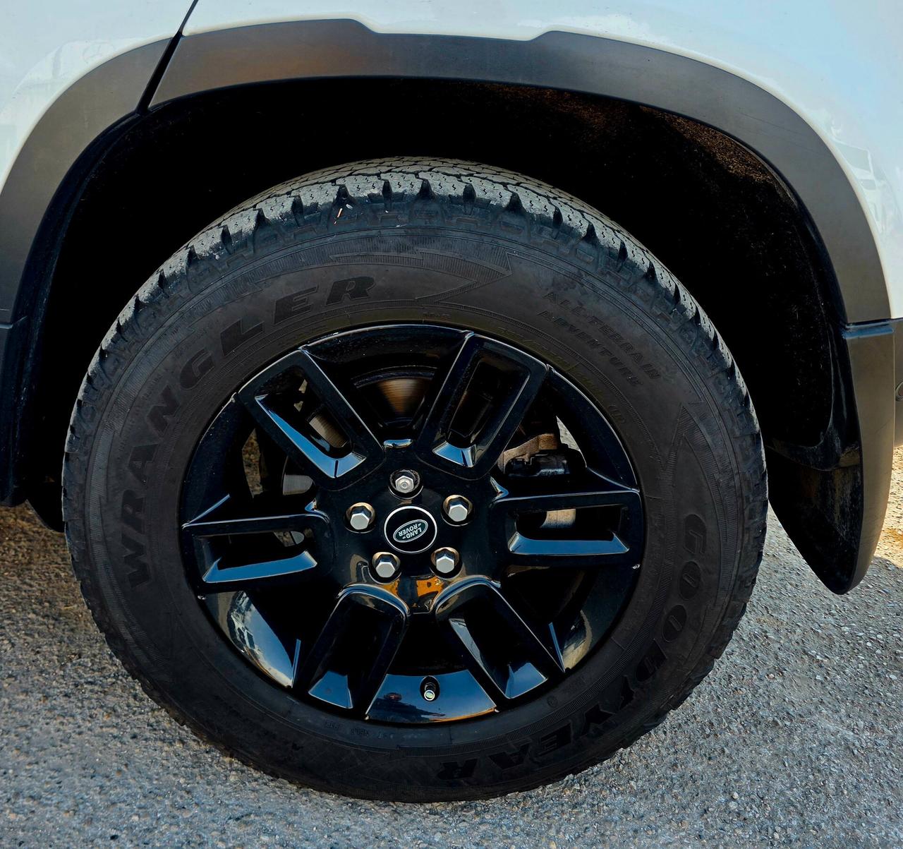 Land Rover Defender 110 2.0 SD4 240CV AWD Auto 72 Yrs. WEB Edition