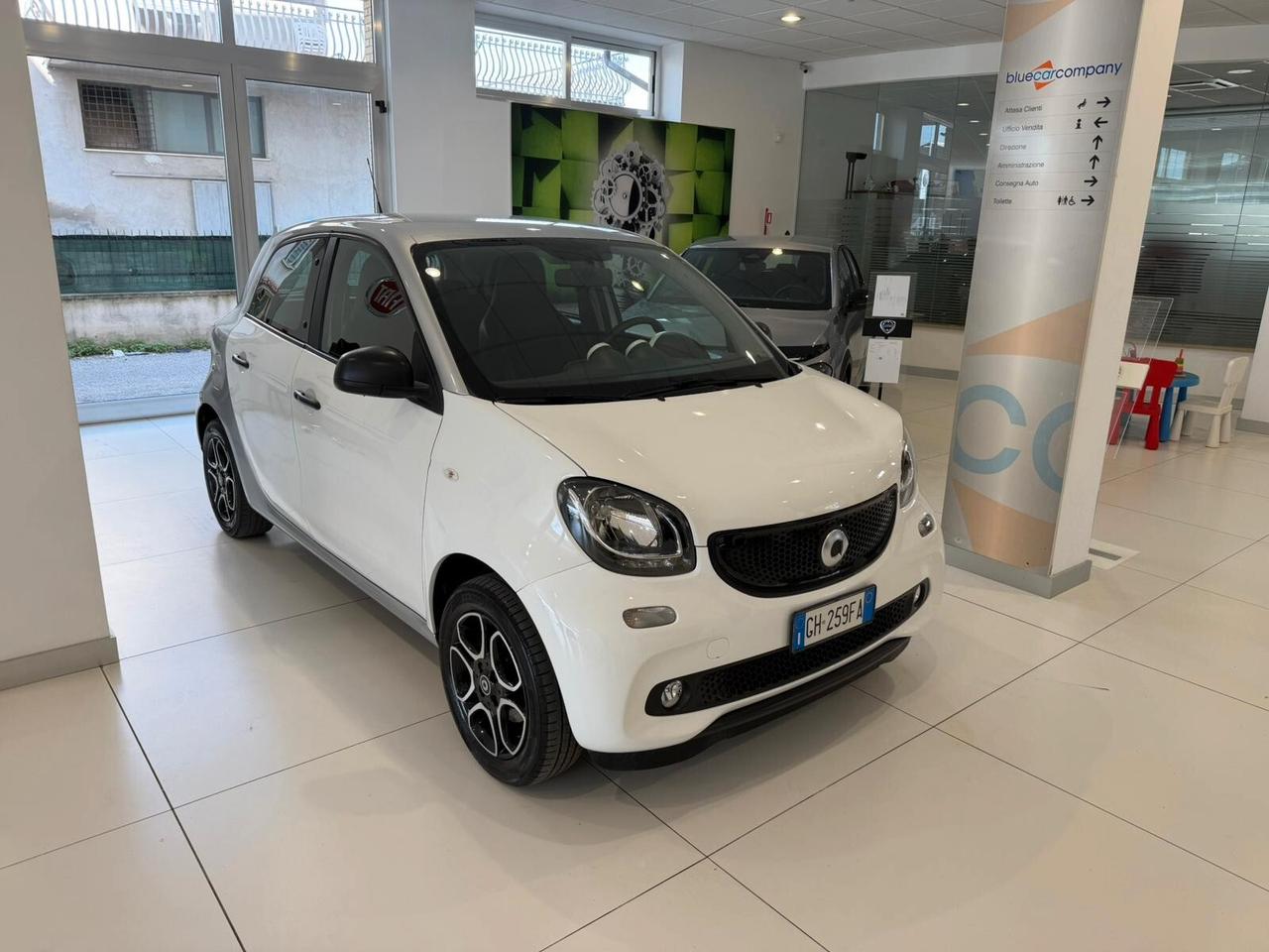 Smart ForFour 70 1.0 twinamic Youngster