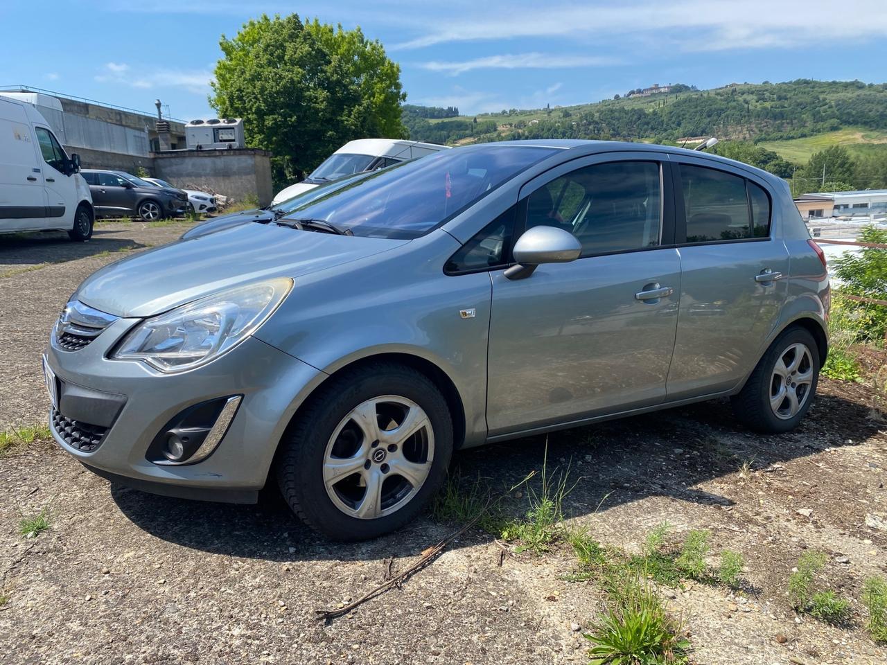 Opel Corsa 1.4 16V 5 porte Elective