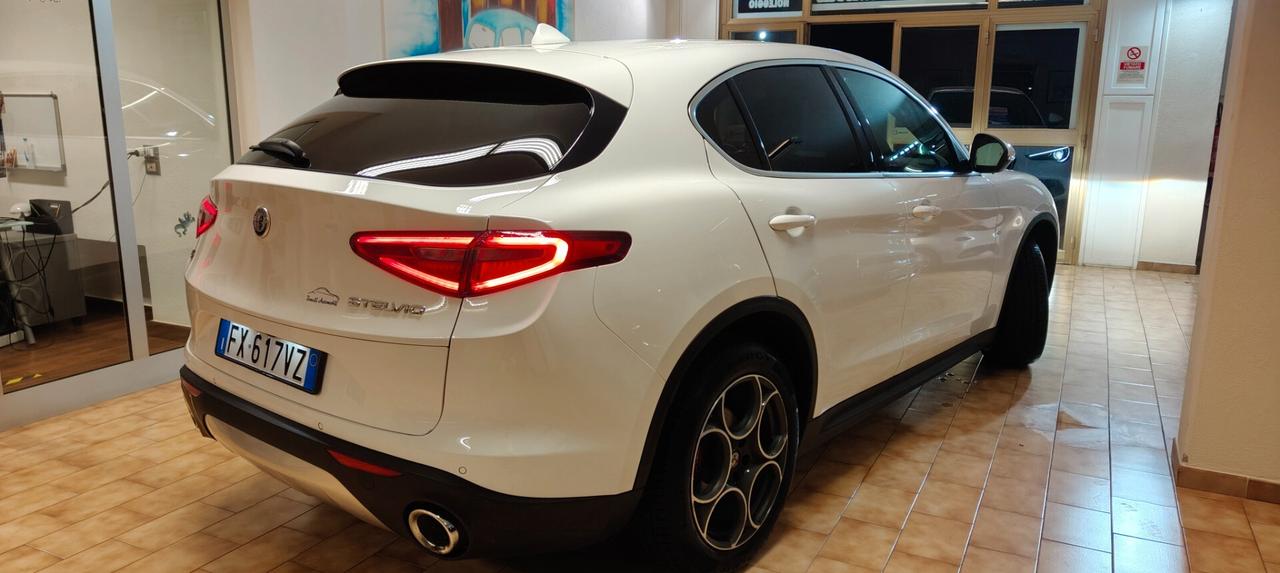 Alfa Romeo Stelvio 2.2 Turbodiesel 190 CV AT8 Q4 Super