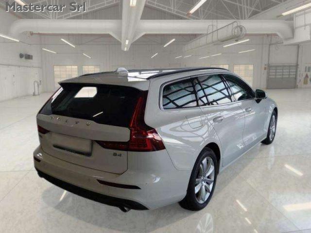 VOLVO V60 V60 2.0 b4 Momentum Business Pro auto - GG115ZL