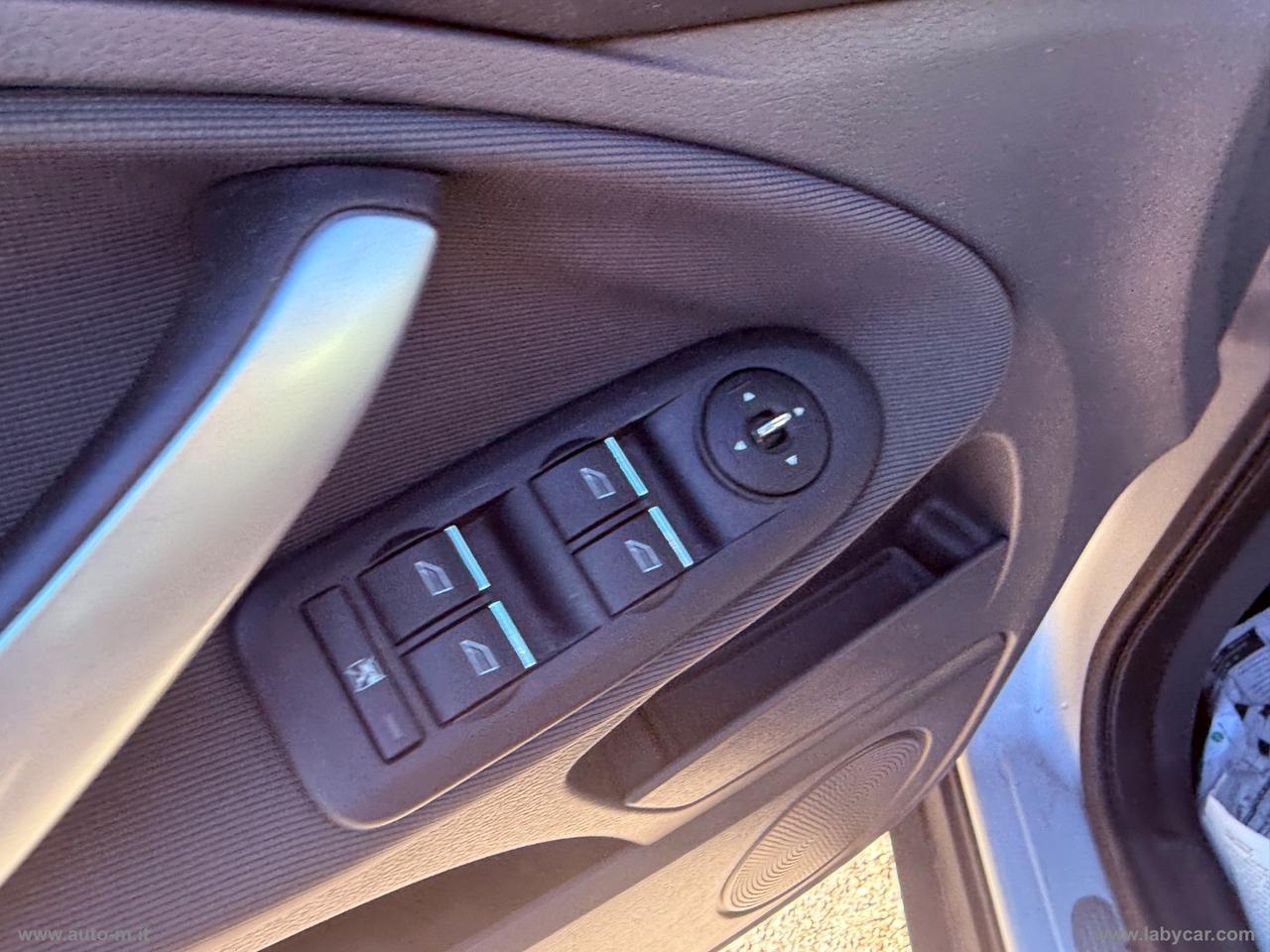 FORD Kuga 2.0 TDCi 140 CV 2WD Titanium