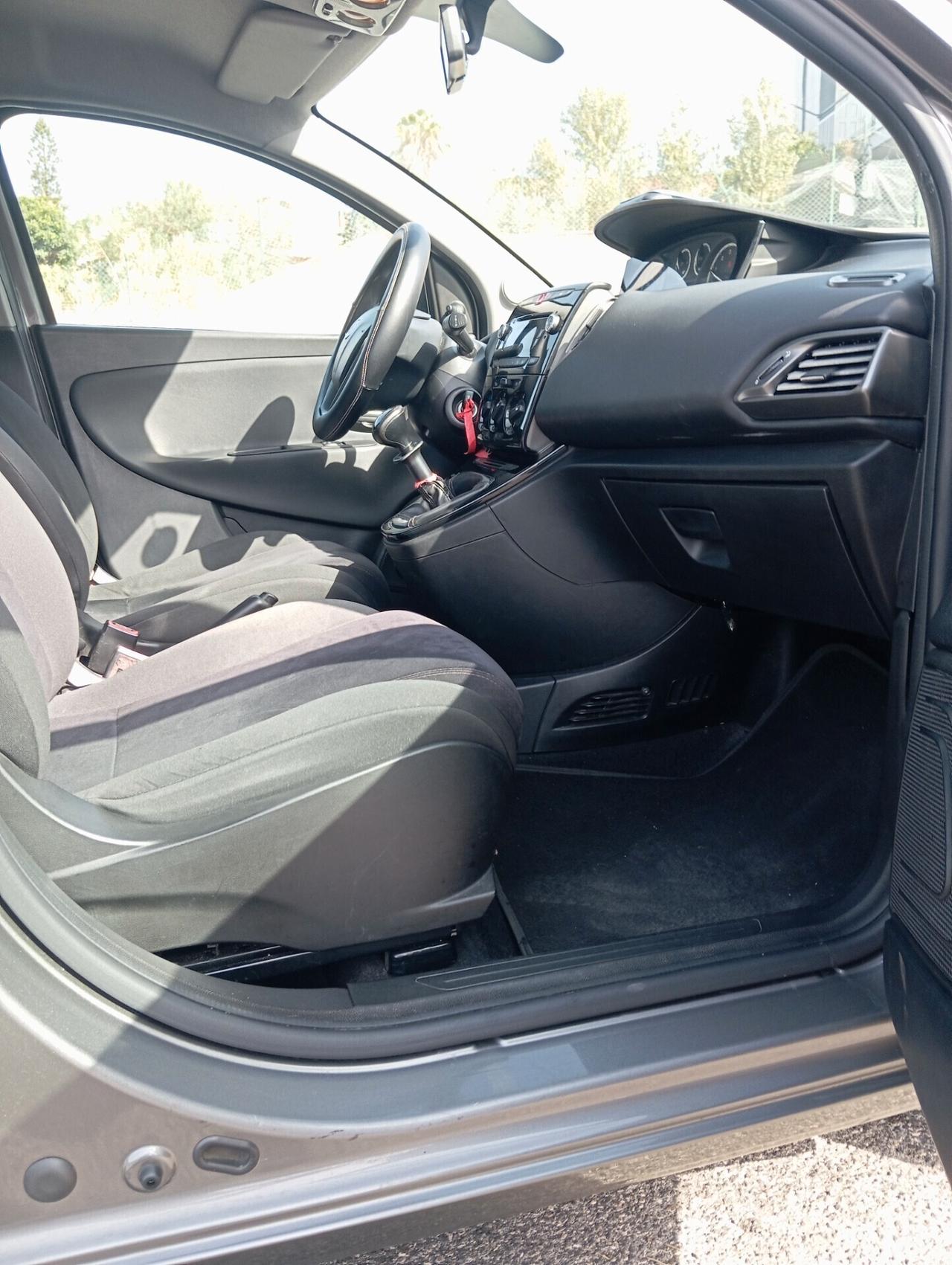 Lancia Ypsilon 1.2 69 CV 5 porte Elefantino[2015]