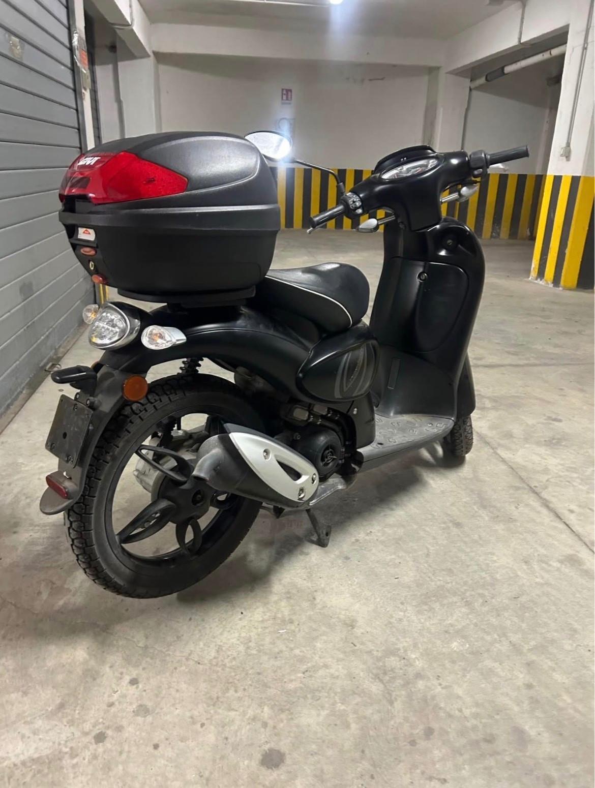 Aprilia Scarabeo 50 2T STREET