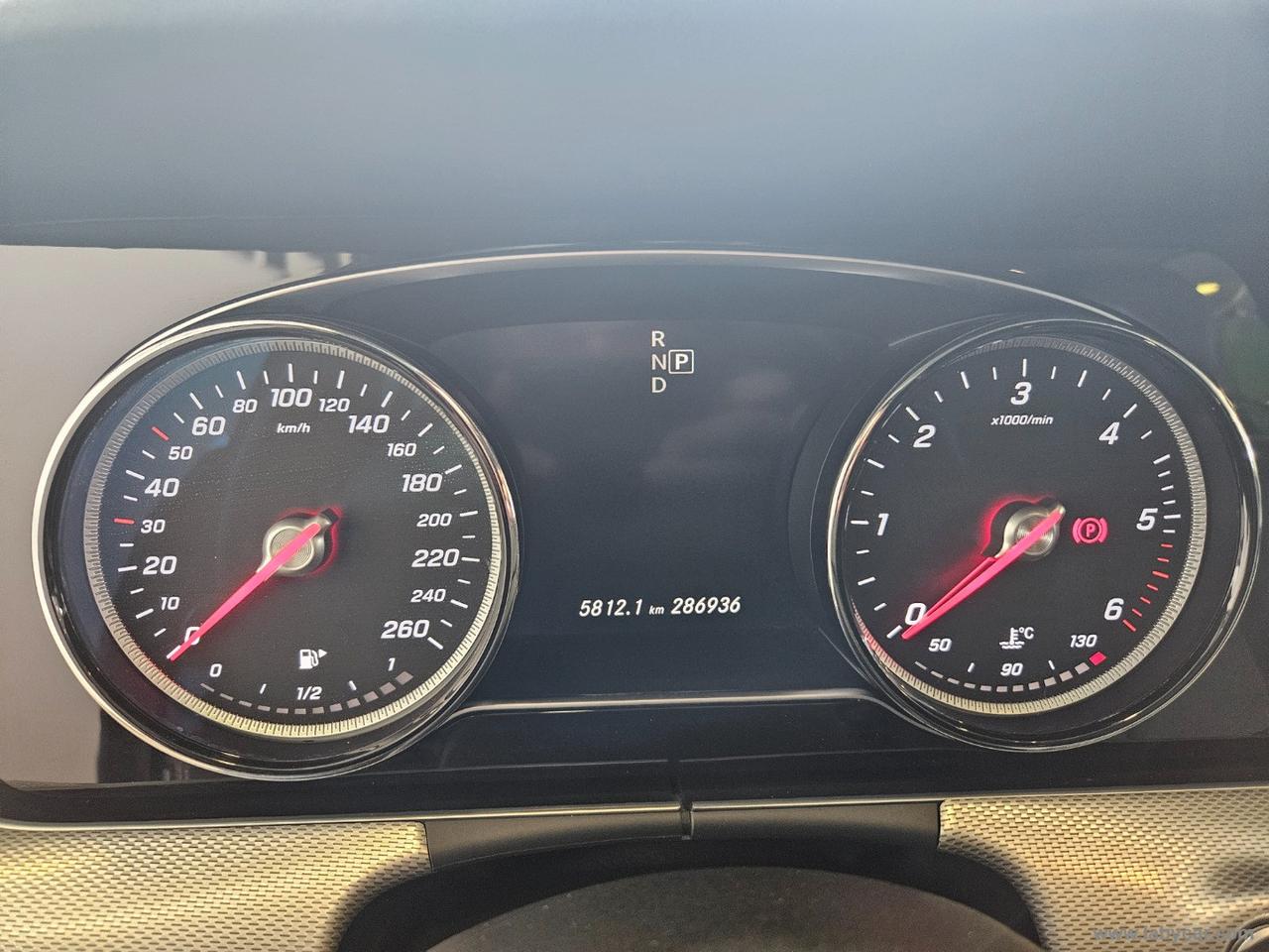 MERCEDES-BENZ E 200 D SPORT AUTO