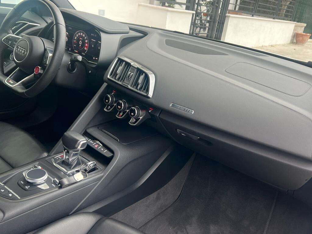 R8 5.2 540 CV RVS limited edition