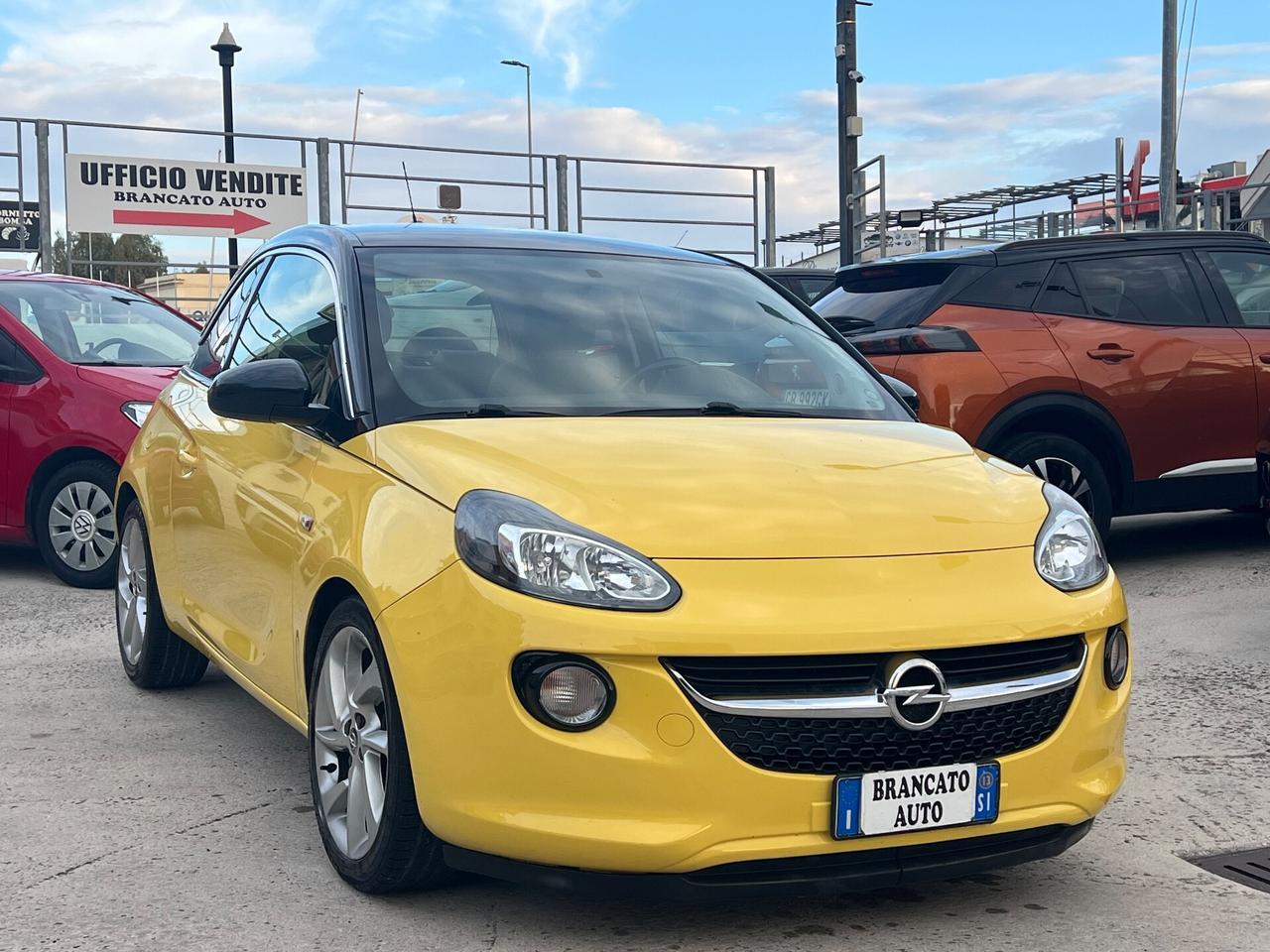 Opel Adam 1.2 70 CV Slam