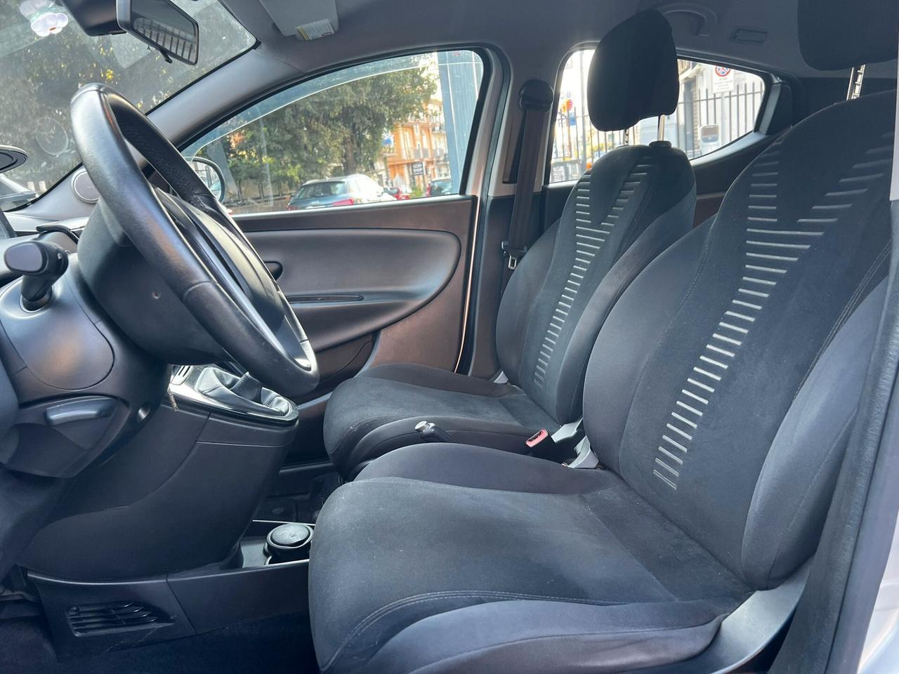 Lancia Ypsilon 1.2 69 CV 5 porte GPL Ecochic Platinum