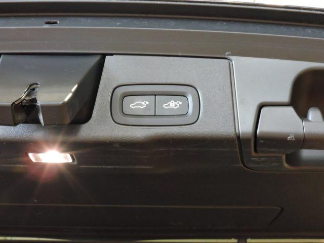 VOLVO XC60 B4 PLUS DARK AUTOMATICA AZIENDALE