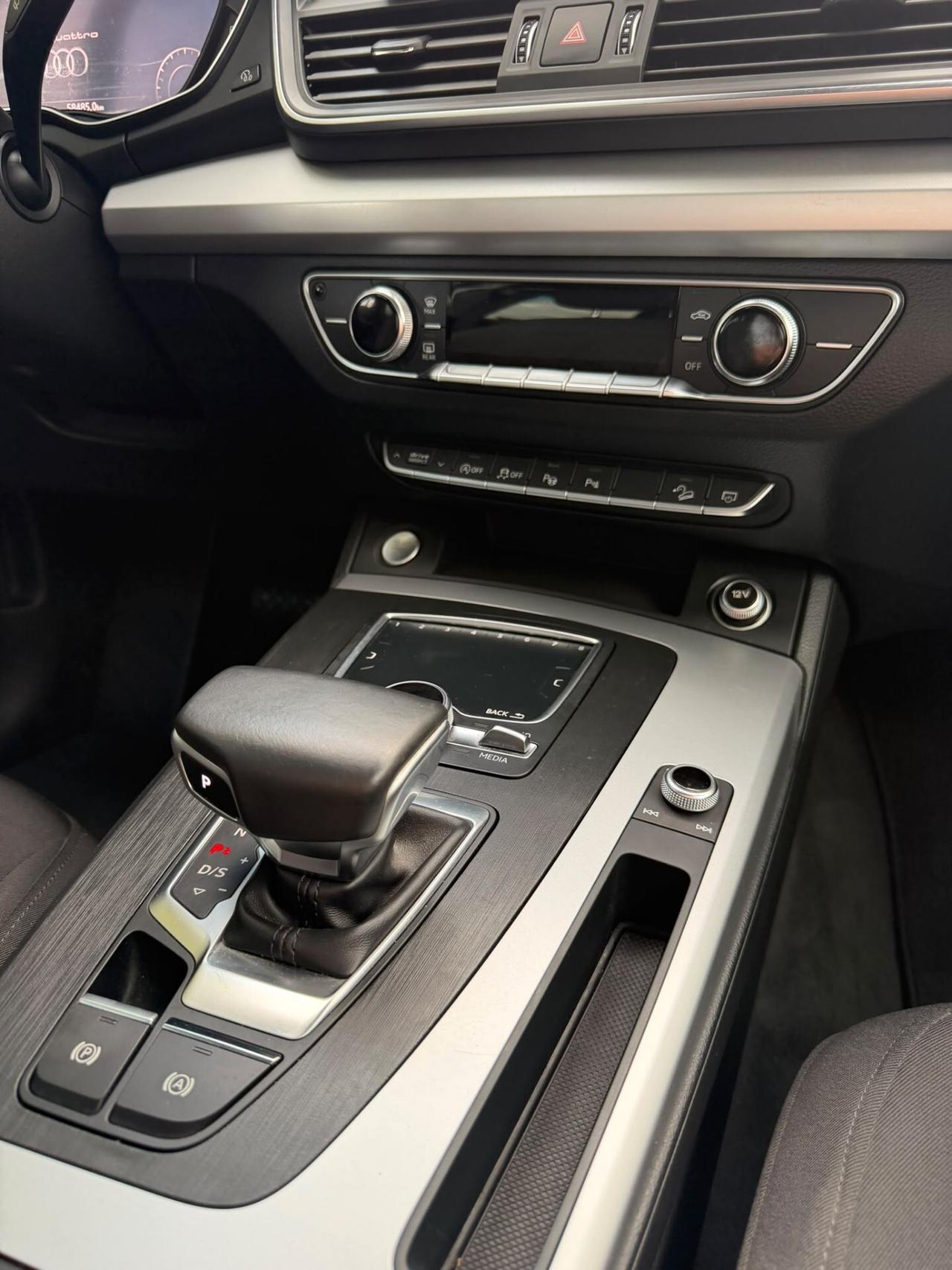 Audi Q5 35 TDI quattro S tronic Business Sport