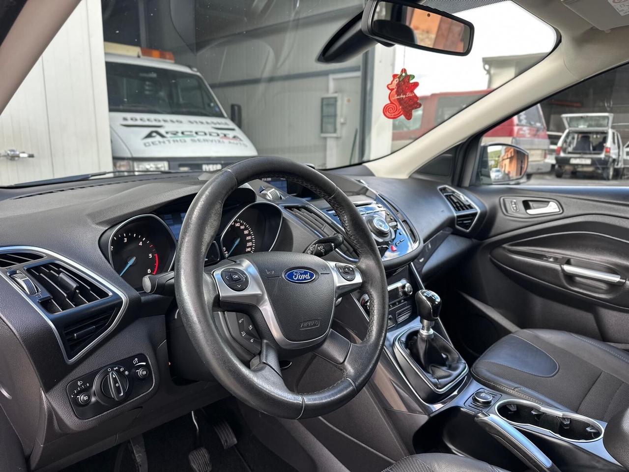 Ford Kuga 2.0 TDCI 140 CV 4WD Titanium