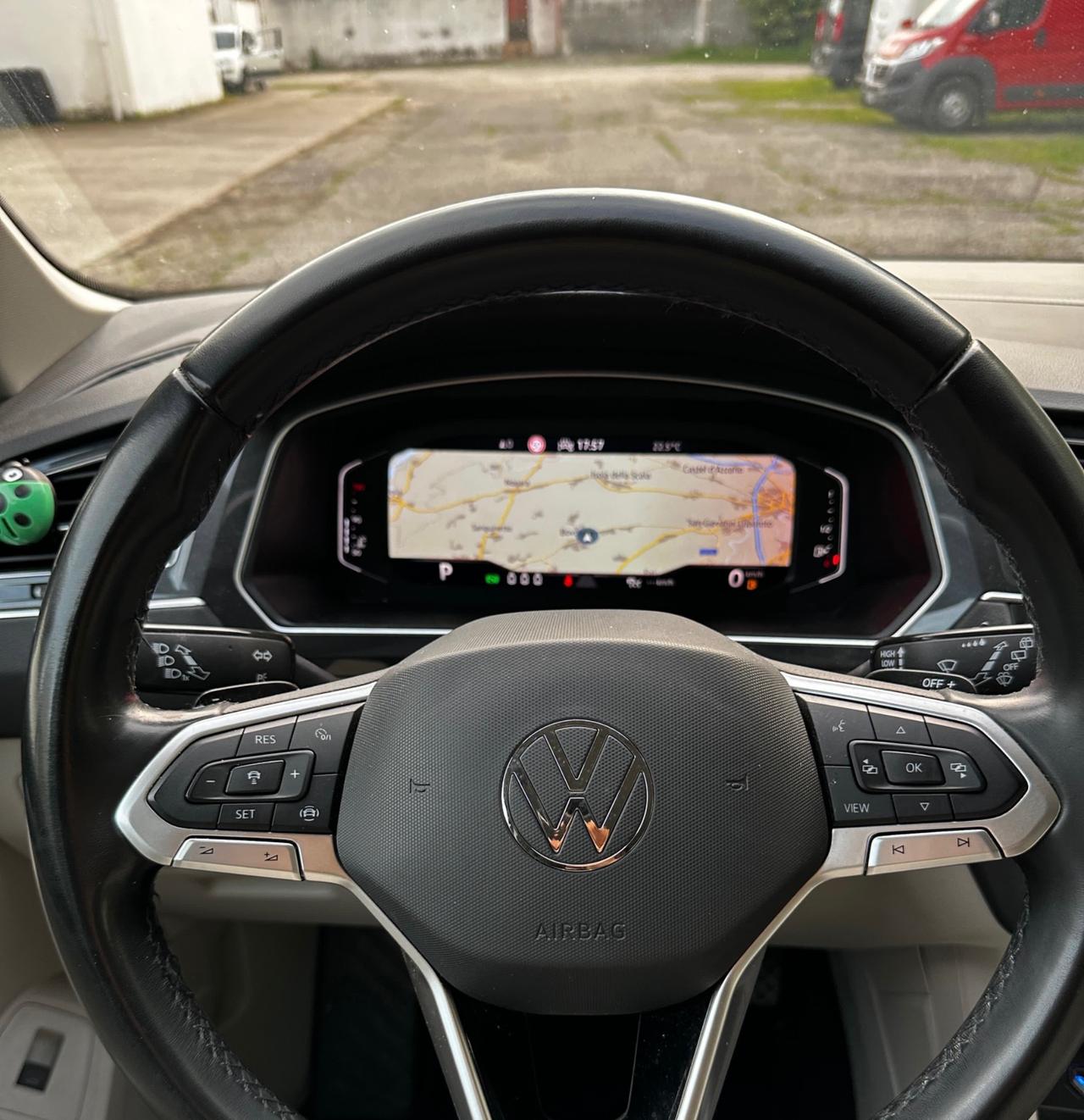 Volkswagen Tiguan 2.0 TDI 150 CV SCR DSG R-Line