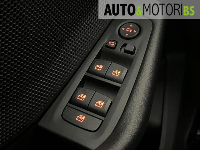 BMW 118 i 5p. Advantage *BOOKSERVICE*