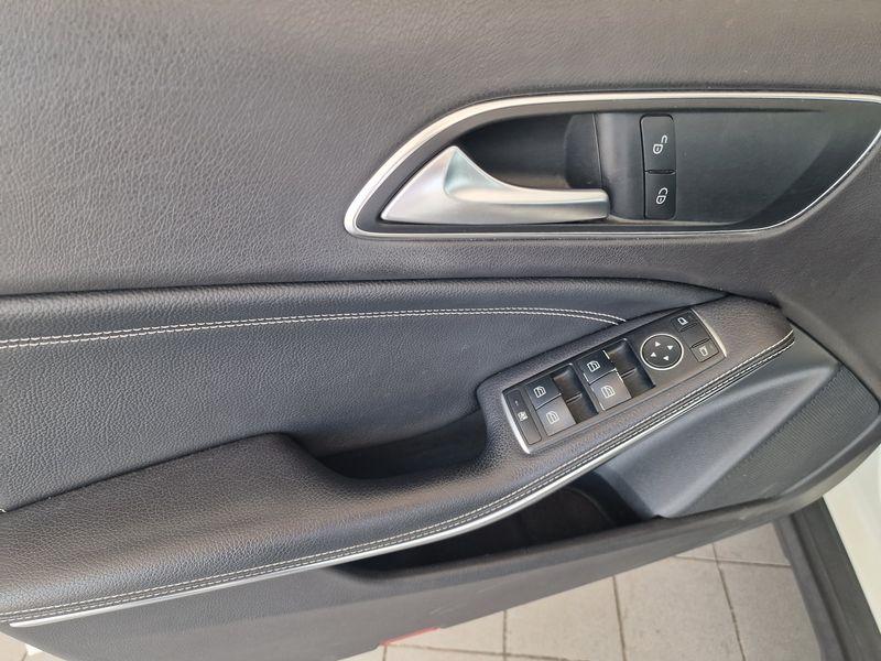 Mercedes-Benz GLA-X156 2017 - GLA 180 d Sport auto