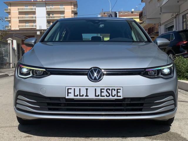 VOLKSWAGEN - Golf 8 - 2.0 TDI 1st Edition Life NAVI, LED, INFO ACTIVE DISPLAY