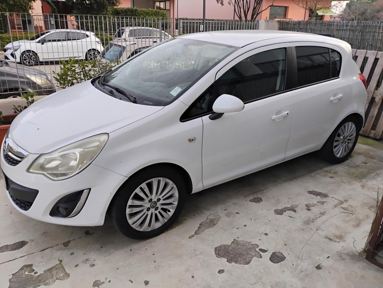 Opel Corsa 1.2 5 porte Cosmo
