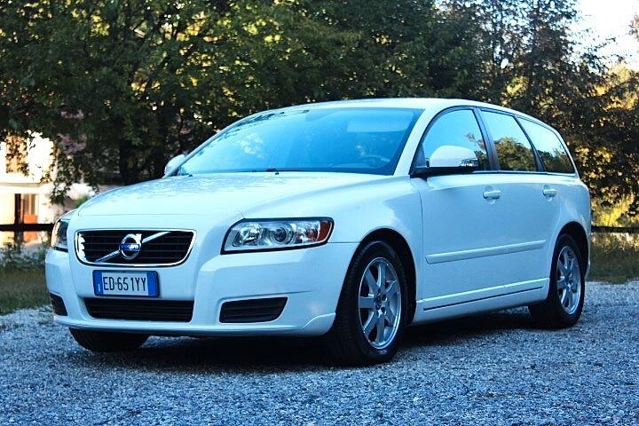 Volvo V50 1.6 d2 Polar 115cv CROSSOVER STUPENDO COME DA FOTO REALE UNICO UTILIZZATORE CLIMA AUT. CERCHI IN LEG