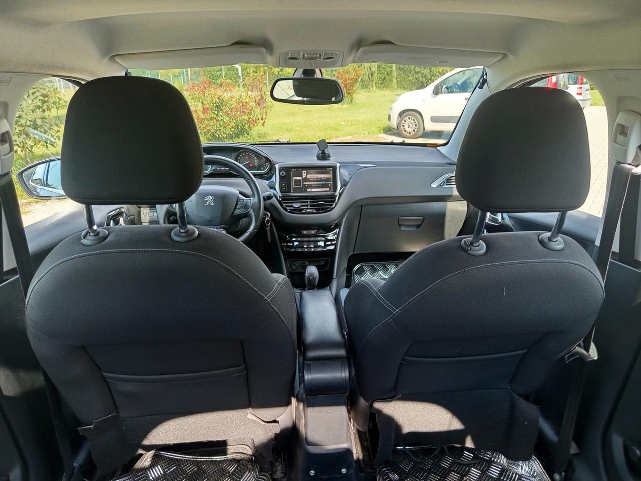 Peugeot 208 1.4 HDi 68 CV 5 porte Allure