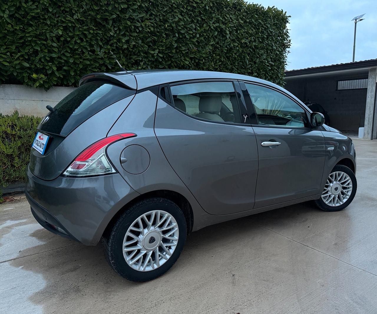 Lancia Ypsilon 1.2 69 CV 5 porte Platinum