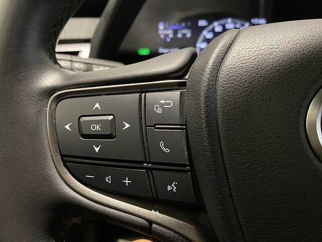 Lexus UX Hybrid Design