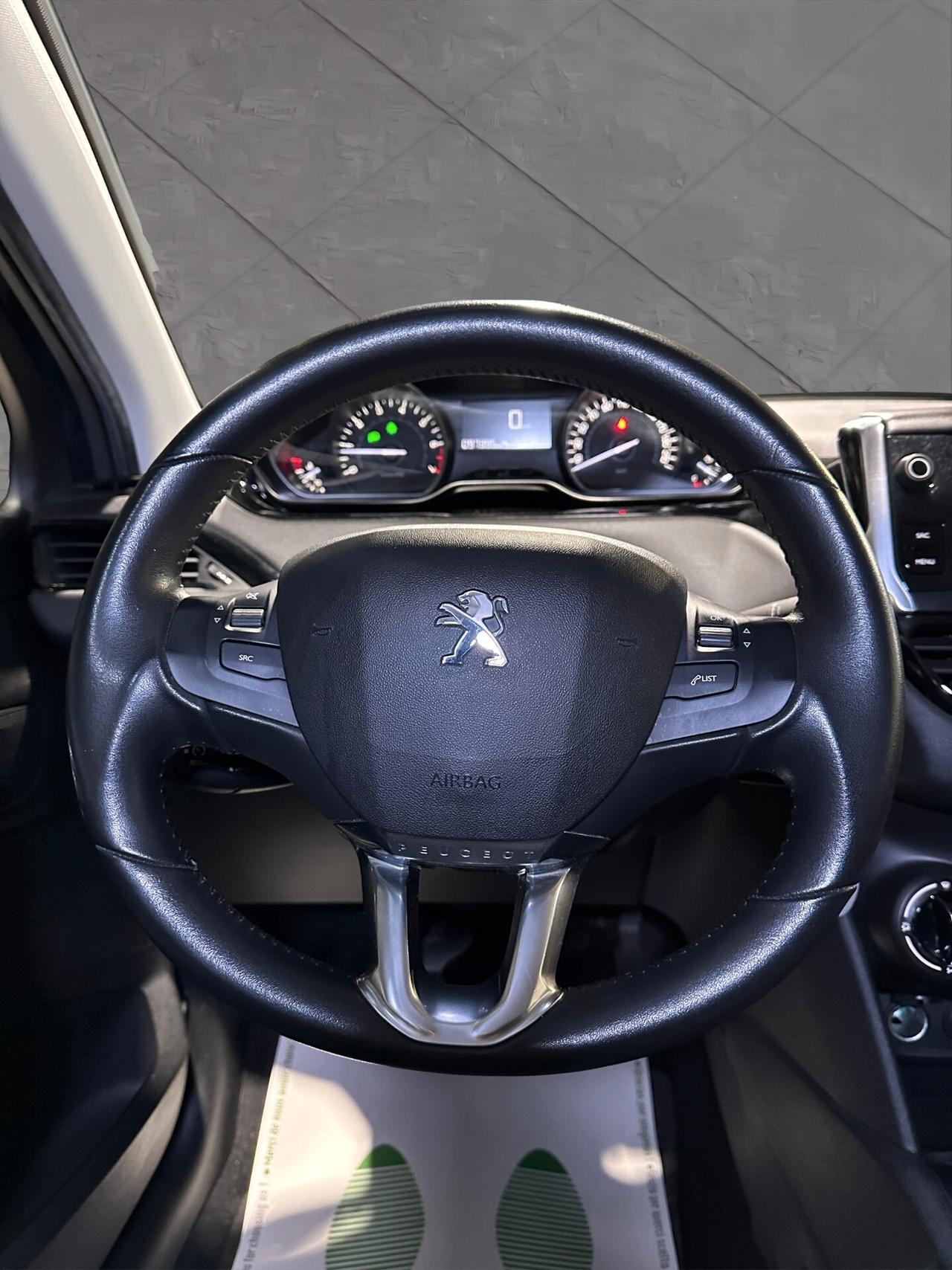 Peugeot 208 PureTech 82 5 porte Allure