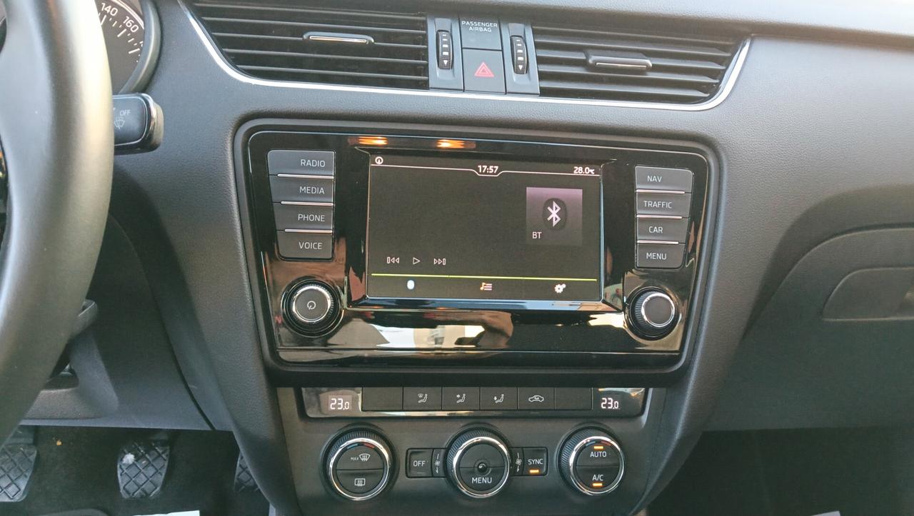 SKODA OCTAVIA BERLINA NAVI -PREZZO PROMO!