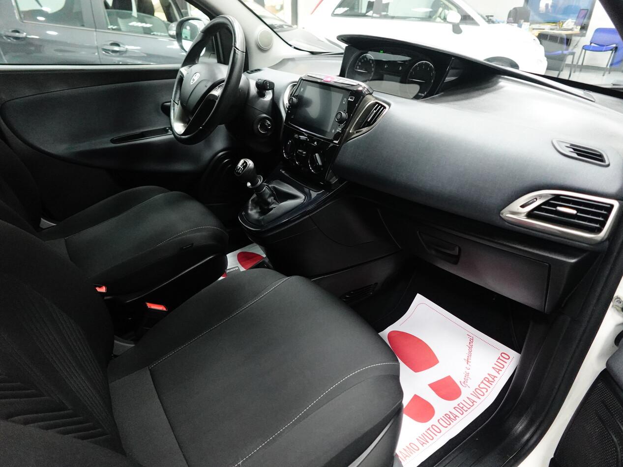 Lancia Ypsilon III 1.0 FIREFLY HYBRID 70 CV GOLD