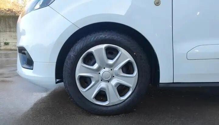 Ford Tourneo Courier 1.0 ECOBOOST