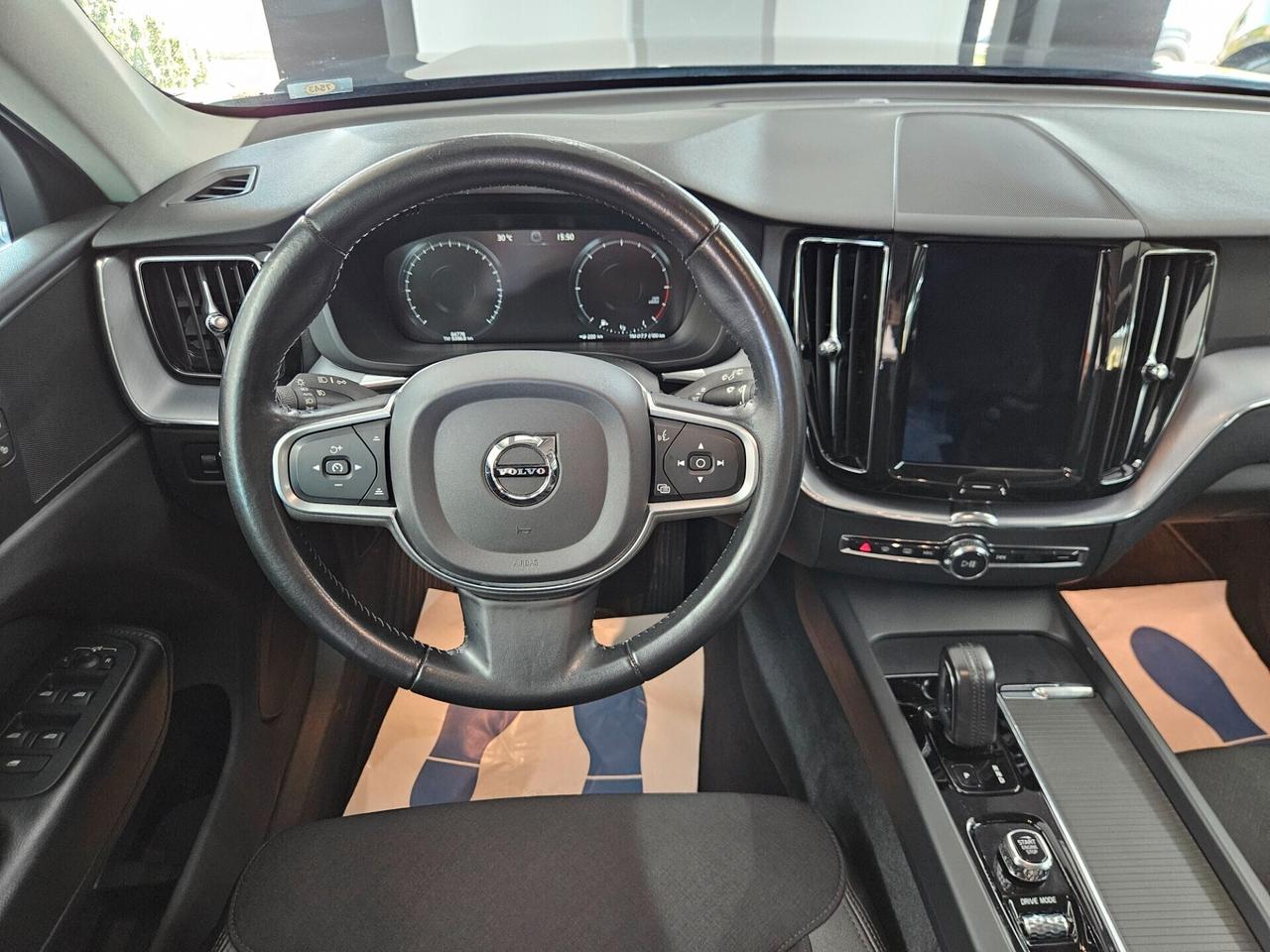 Volvo XC60 2.0 b4 Momentum awd auto my20 - IVA ESPOSTA
