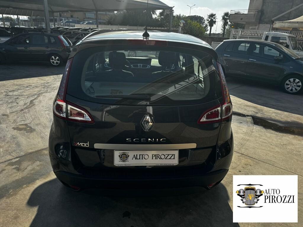 RENAULT SCENIC 1.6 BENZ 2011 con soli 110000KM