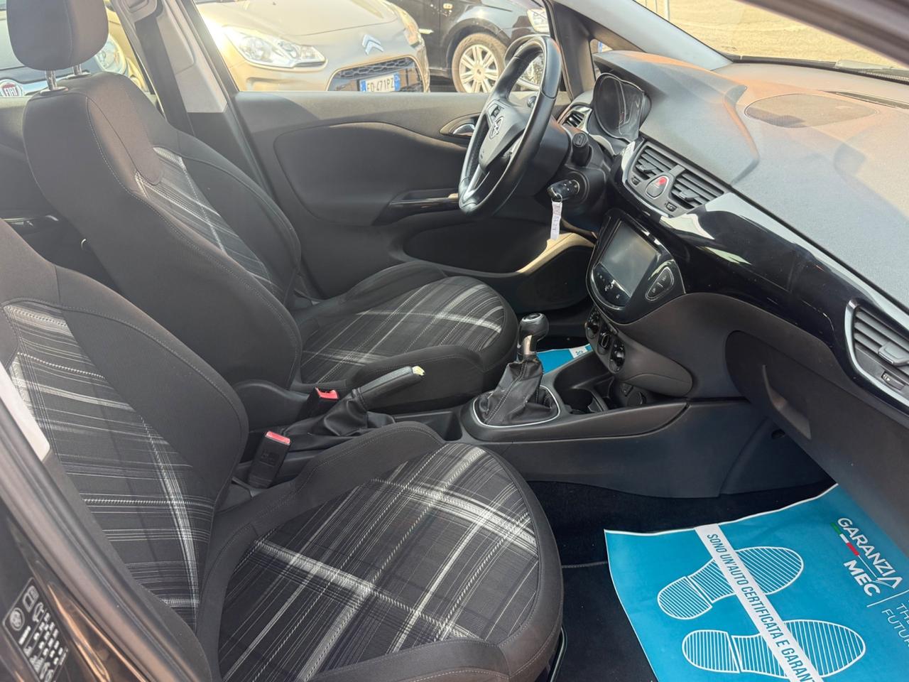Opel Corsa 1.2 5 porte b-Color