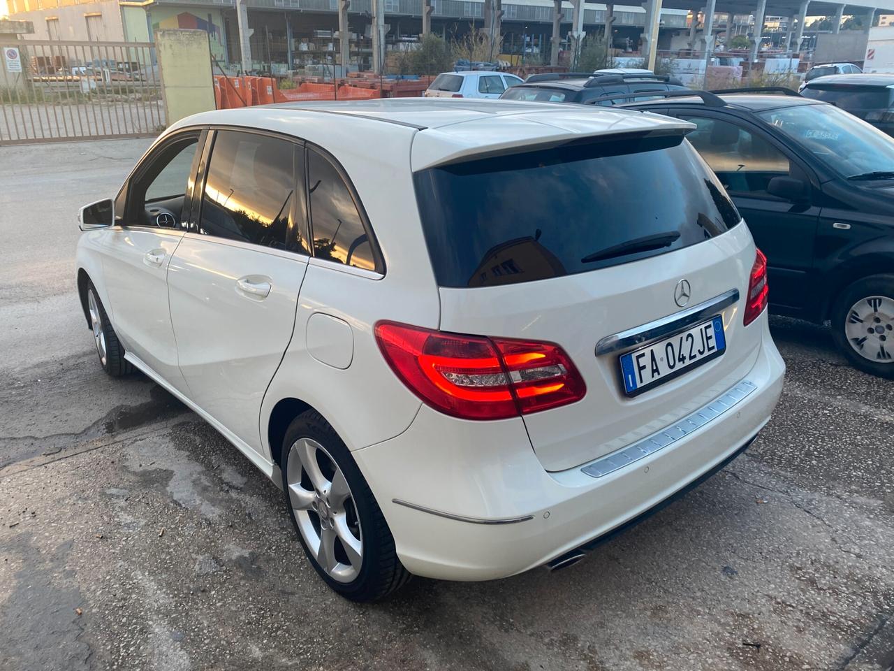 Mercedes-benz B 180 d Premium FULL OPT