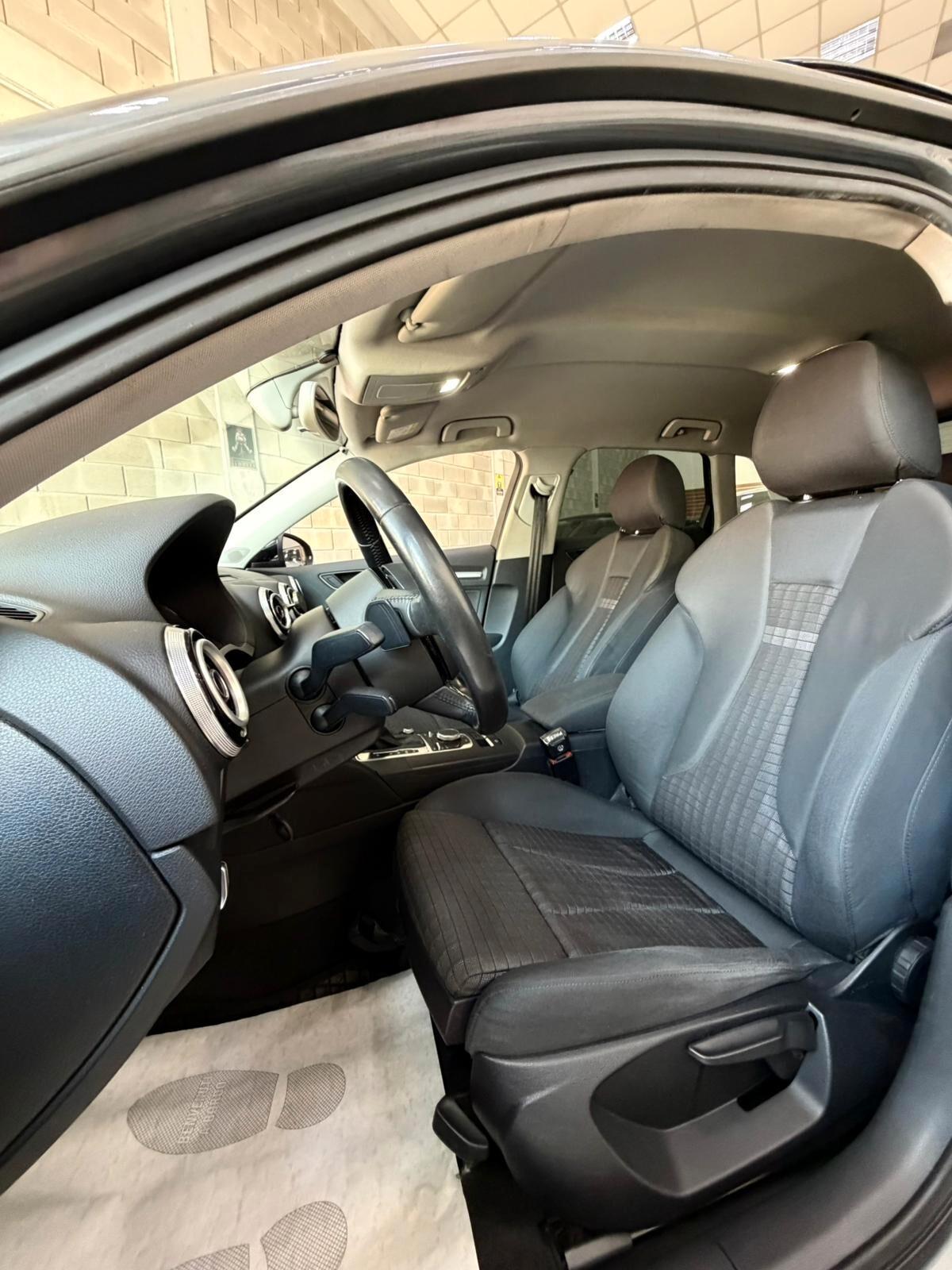 Audi A3 1.6 TDI S tronic -CAMBIO NUOVO