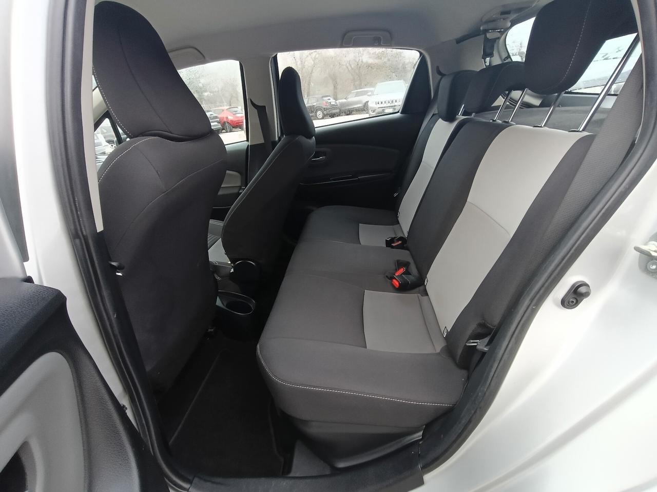 Toyota Yaris 1.5 Hybrid 5 porte Business