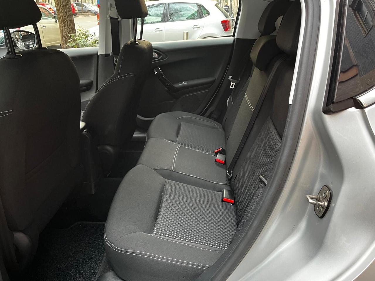 Peugeot 208 BlueHDi 75 5 porte Allure