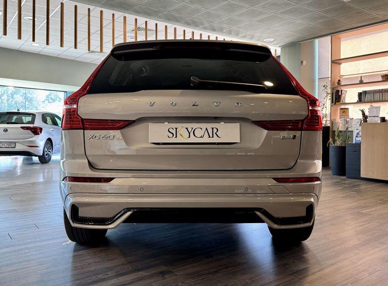 Volvo XC60 B4 automatico Plus Dark