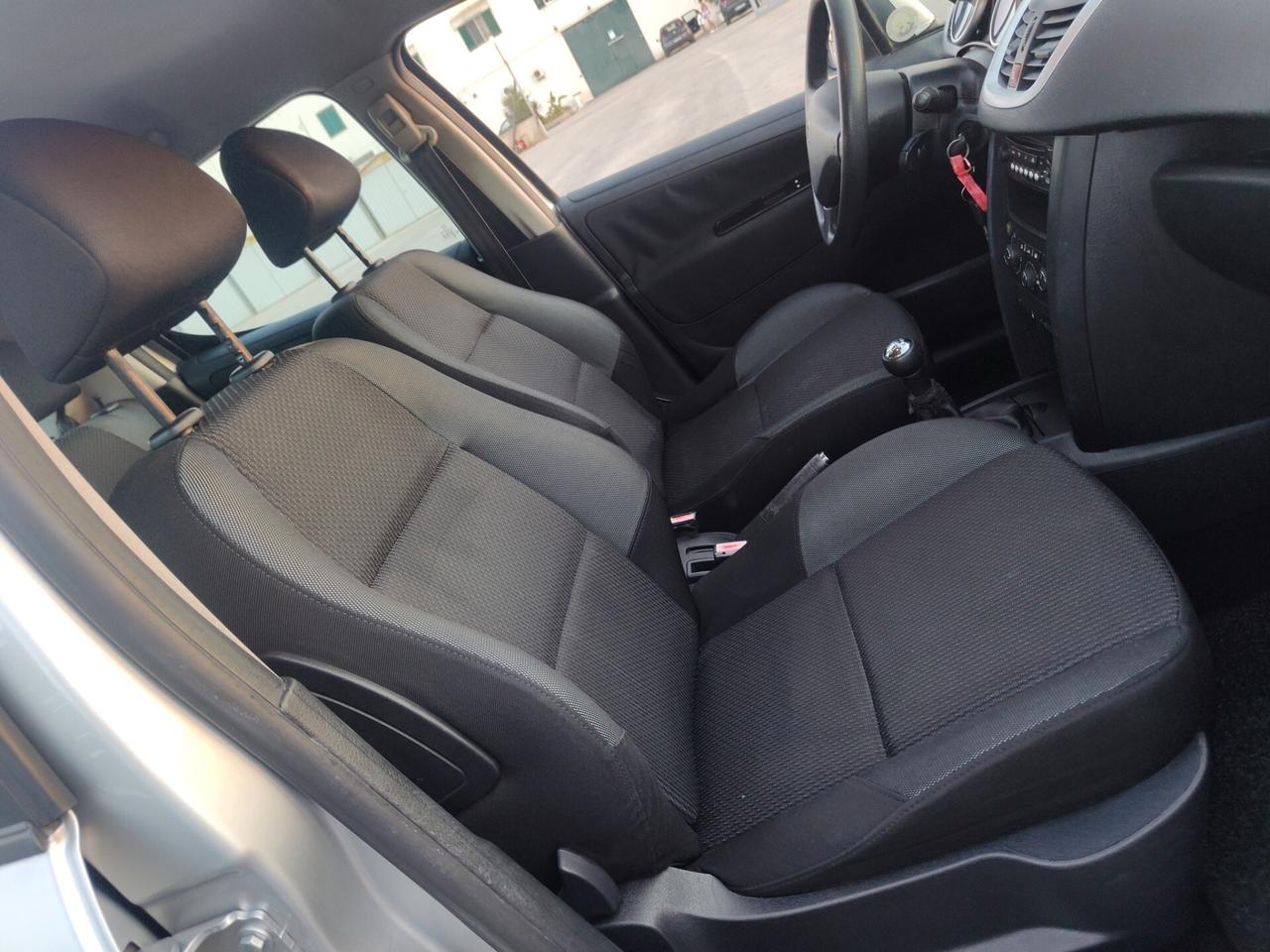 Peugeot 207 1.4 HDi 70CV FAP 5p. X Line