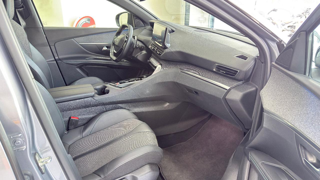 Peugeot 3008 Hybrid4 300 e-EAT8 Allure Pack