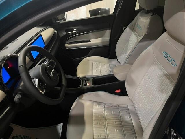 Fiat 600 Hybrid 100 CV DCT MHEV La Prima