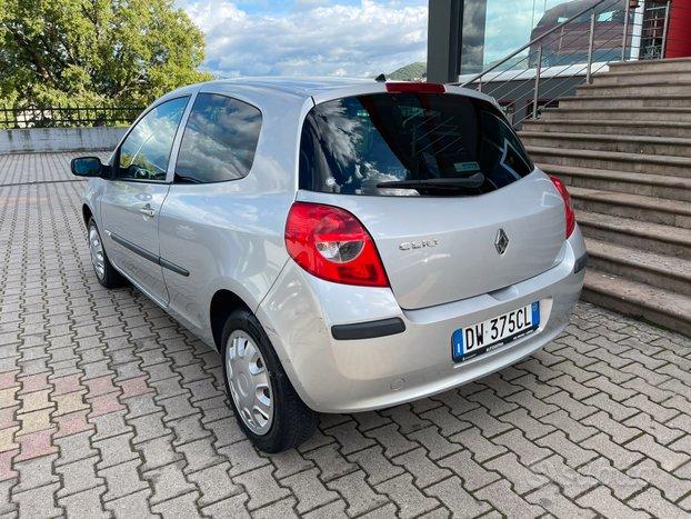 Renault Clio 1.2 benzina 75cv ok Neopatentati