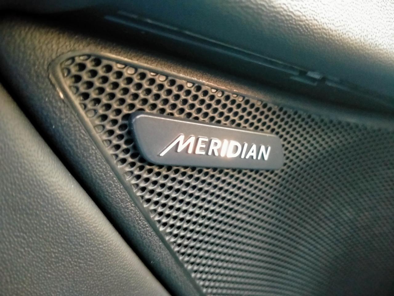 Jaguar XF 2.0D i4 180CV AWD PORTFOLIO MODEL YEAR 2019 MERIDIAN DIGITAL SOUND SYSTEM 380W