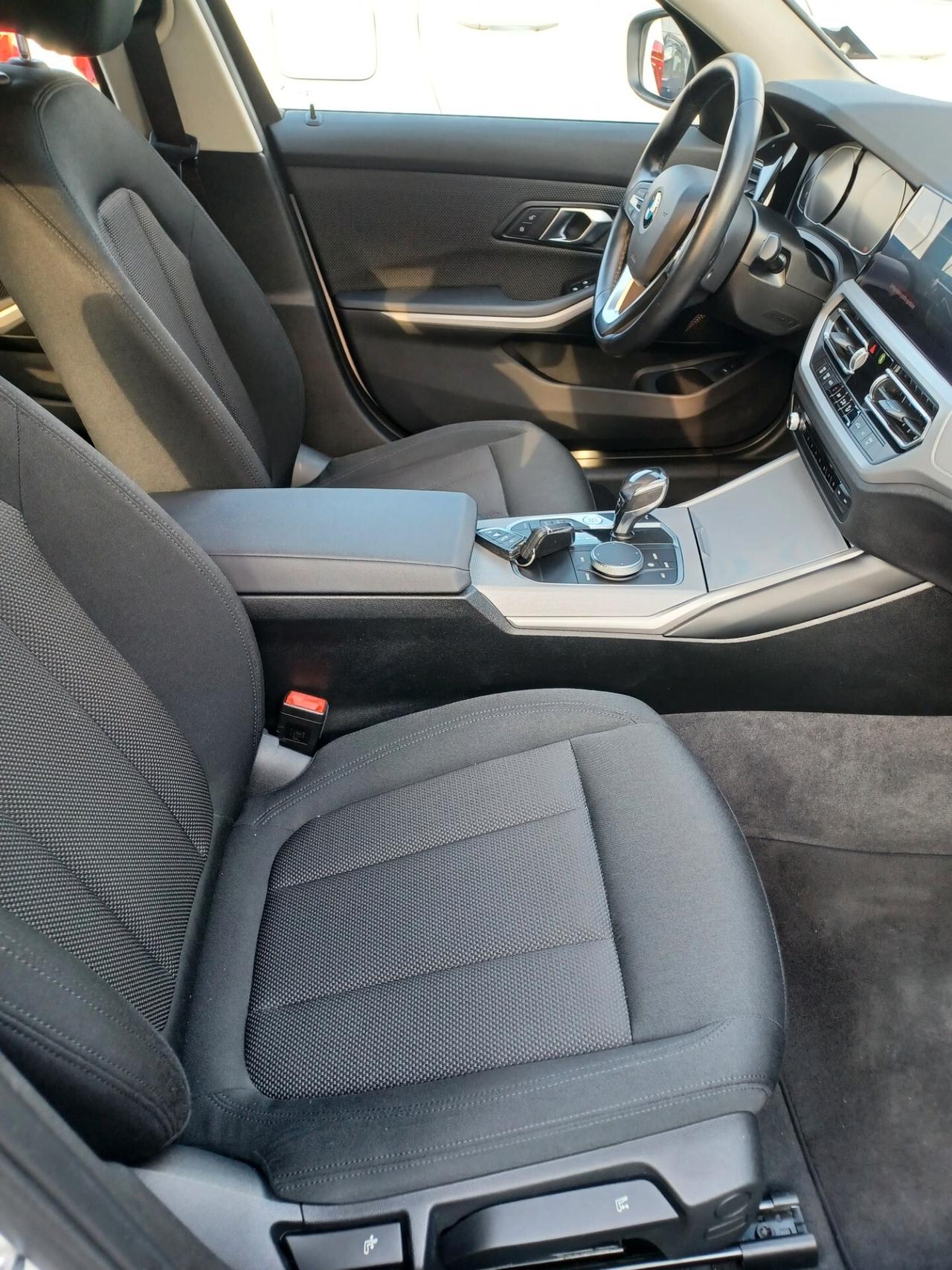 Bmw 318 d 48V Touring ANNO 2021