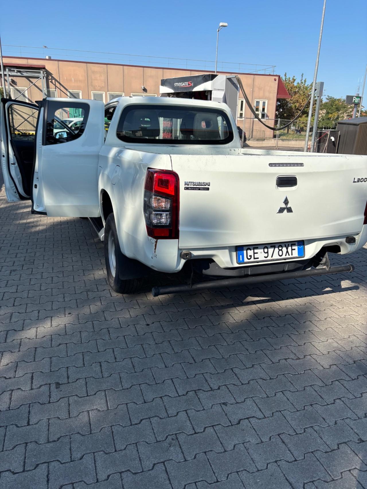 Mitsubishi L200 2.3 D Double Cab 4x4 Super Select Diamond aut.