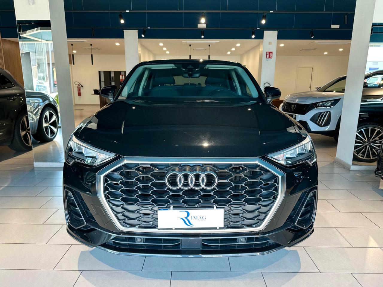 Audi Q3 35 TDI S tronic Business