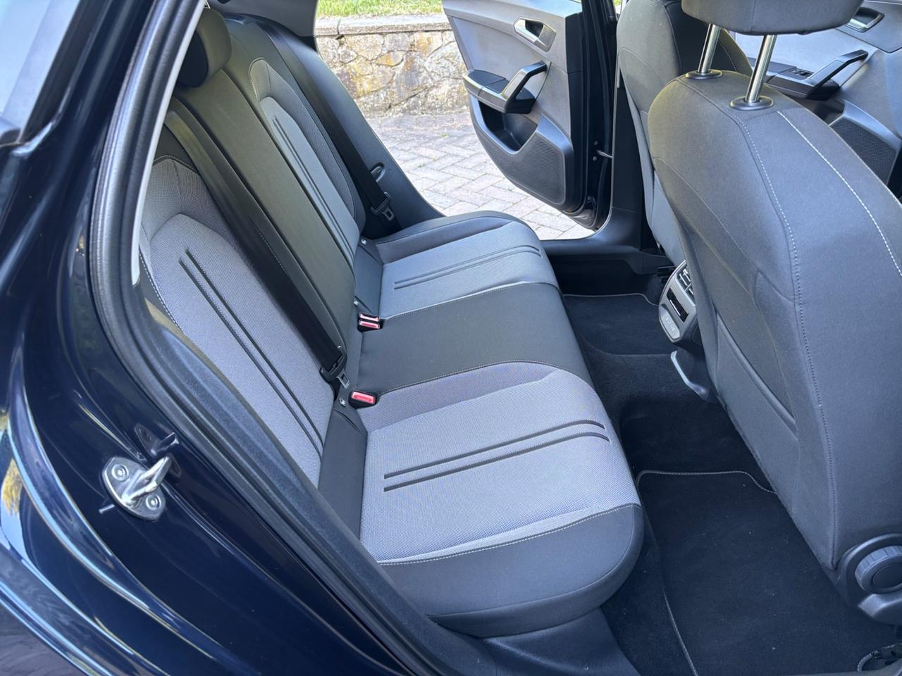 Seat Leon 2.0 TDI Style 116 CV 5P OK NEOPATENTATI