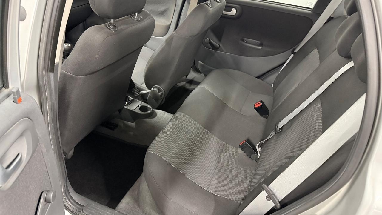 Opel Corsa 1.2i 16V cat 5 porte Silverline