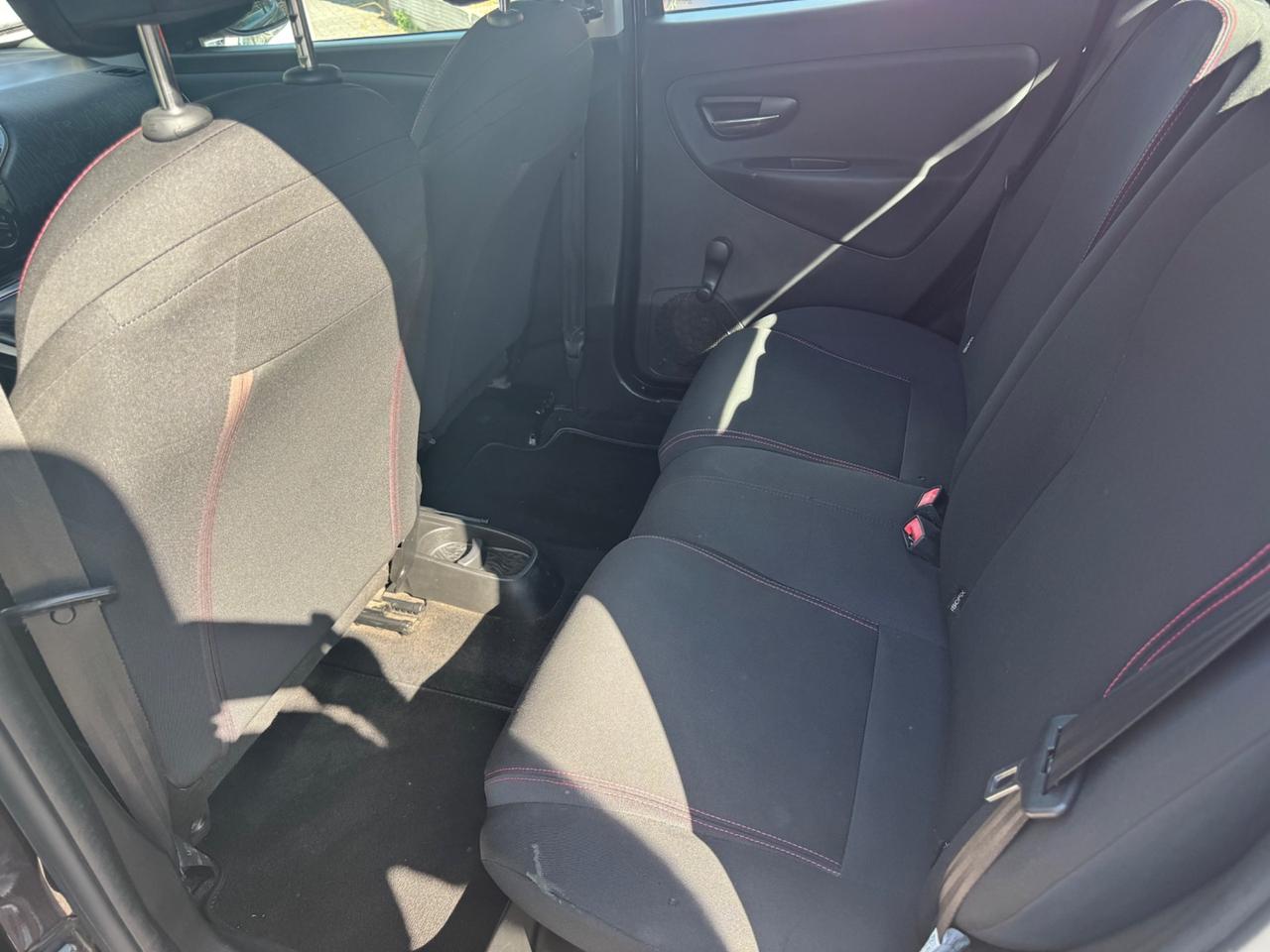 Lancia Ypsilon 1.2 69 CV 5 porte Elefantino